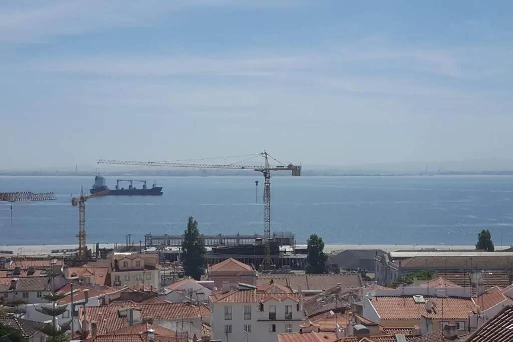 Alfama Stunning River And Historic City Views 2Bedrooms & 2Bathrooms Ac Balcony 18Th Century Building Lisboa 0*,  Portugalsko