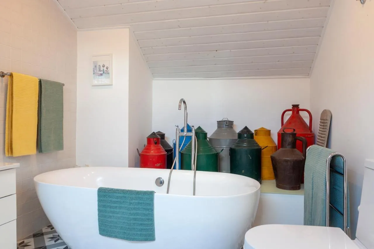 Alfama Stunning River And Historic City Views 2Bedrooms & 2Bathrooms Ac Balcony 18Th Century Building Lisboa Portugalsko